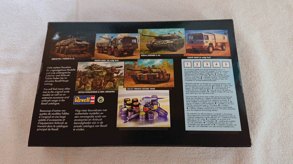 Revell 03137 HMMWV M998 M1025 1:72