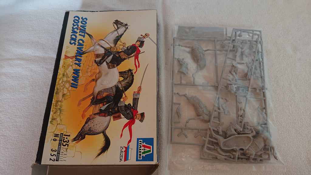 Italeri 352 Soviet Cavalry WWII Cossacks 1:35